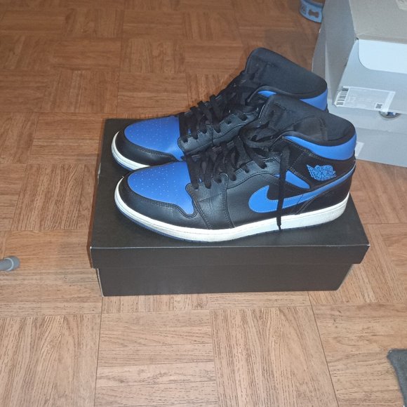 Air Jordan 1 - Picture 1 of 5